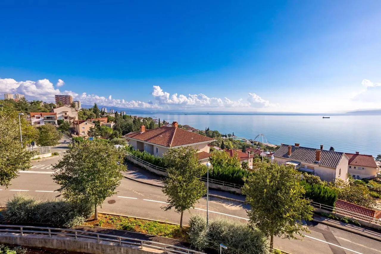 Vistalux Apartment Rijeka 0*,